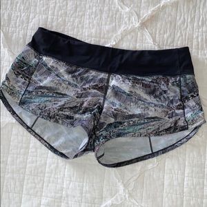 Lululemon Speed Up Shorts Size 6